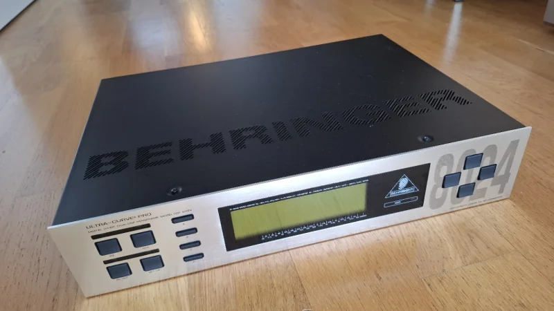 Behringer Ultra-Curve Pro DSP8024 + Behringer ECM8000 mikrofon - Bild 1 av 1