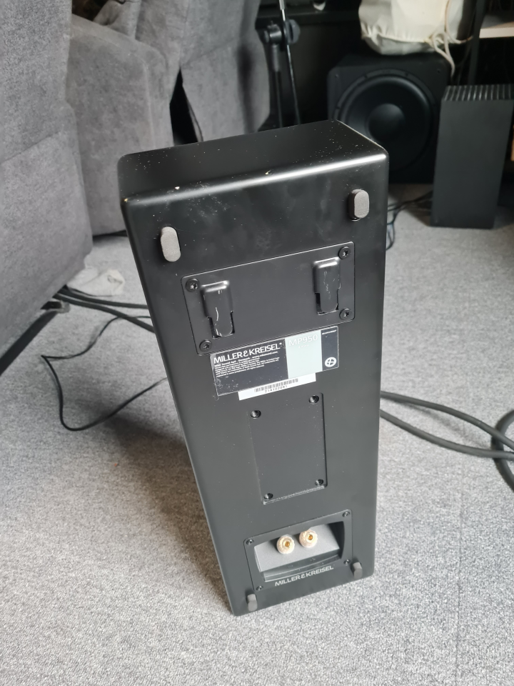 1 M&K Sound MP950 – THX-certifierad on-wall-högtalare
