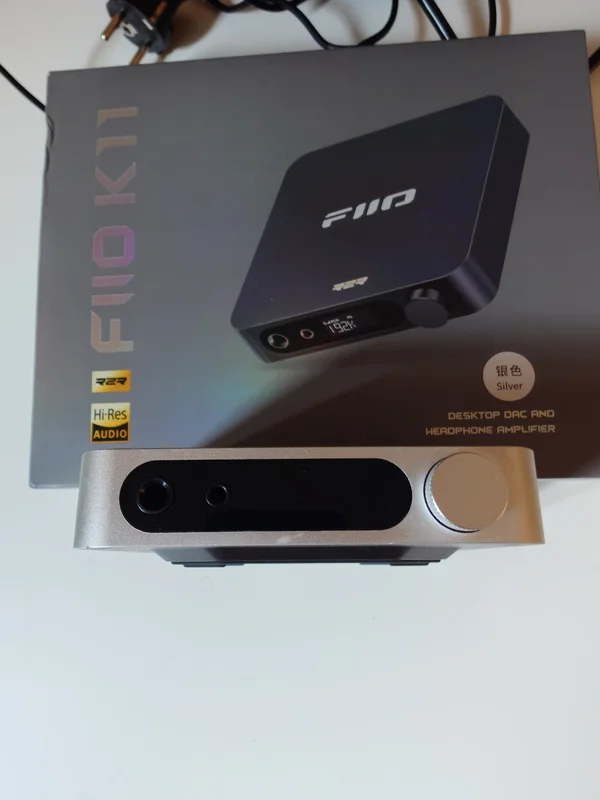 FiiO K11 R2R DAC/Amp – Silver FiiO K11 R2R DAC/Amp – Silver - Bild 2 av 2