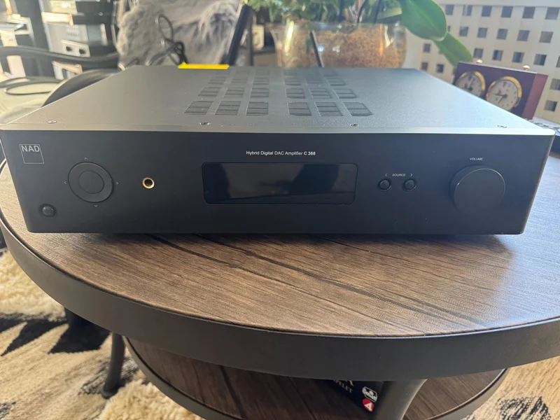 NAD Hybrid Digital DAC Amplifier C 368 - Image 1 of 5