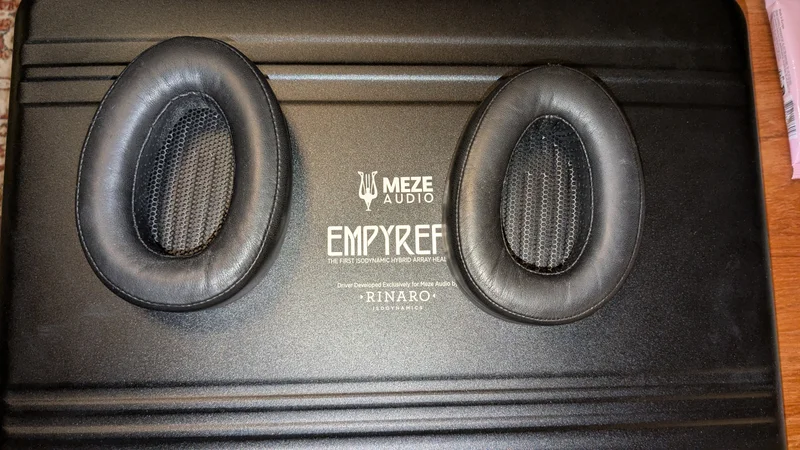 Meze Empyrean (Endast ~100h) + Extra 4.3m originalkabel - Bild 7 av 8