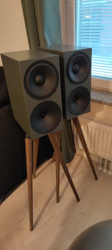 Buchardt P300 + matchande originalstativ i tr&auml; (V&auml;ldigt bra skick) - Bild 1 av 6