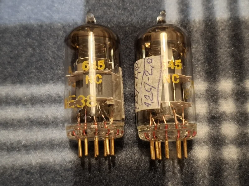 E83CC Tesla Gold (ECC83) NOS Yellow Print Gold Pins E83CC Tesla Gold (ECC83) NOS Yellow Print Gold Pins - Bild 3 av 5