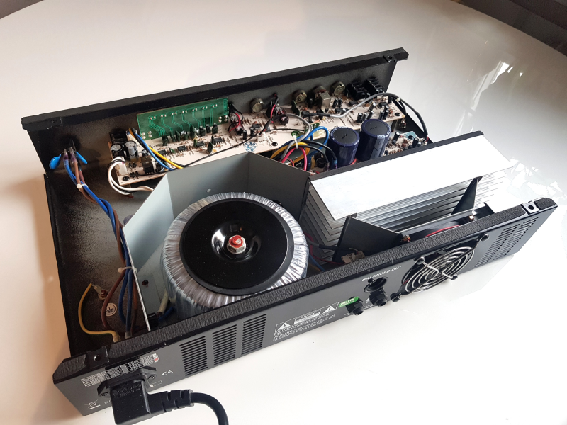 MAXWATT 300B  Ny Basförstärkare 300 Watt - Bild 12 av 14