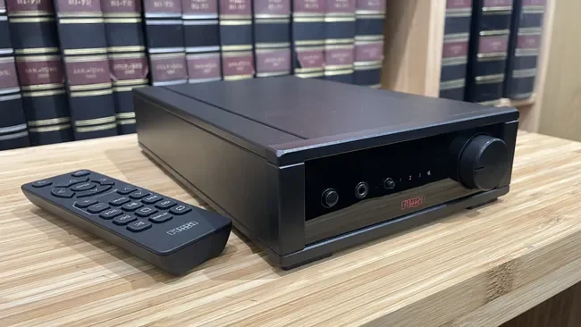 Rega IO - Image 2 of 4