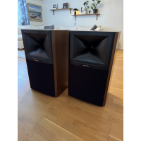 Nästan nya Jbl 4349 + Jp120 stativ