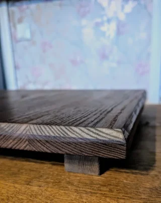 Apparatfötter, plattformar, kabellyftare i massivträ Apparatfötter, plattformar, kabellyftare i massivträ