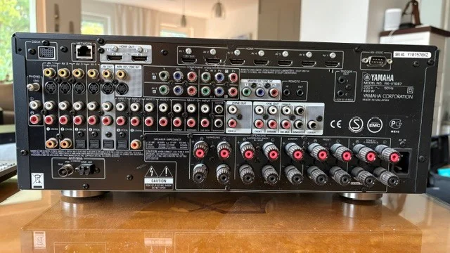 Yamaha RX-V1067 AV-receiver - Bild 3 av 5