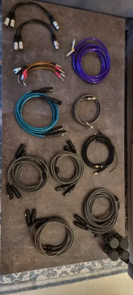 Massor blandat, rensar l&aring;dorna. - Bild 1 av 4