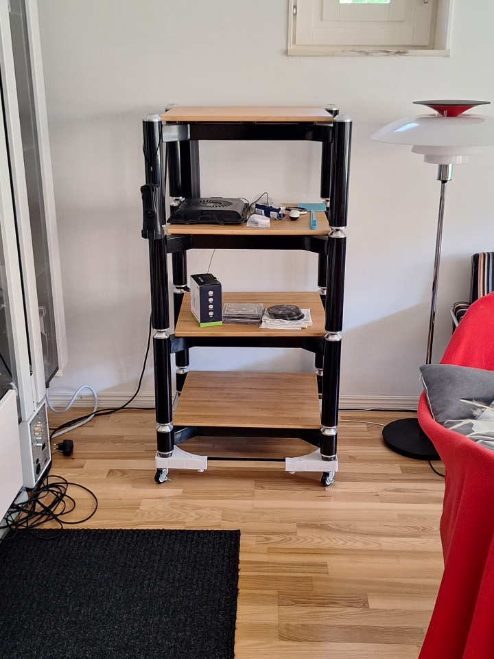 Norstone Spider Base + 1 + 2 +3 - totalt5 hyllplan (Bambu), perfekt skick - knappt använt