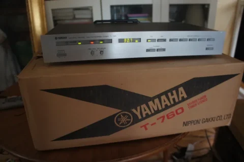 Yamaha T-760 tuner i toppskick