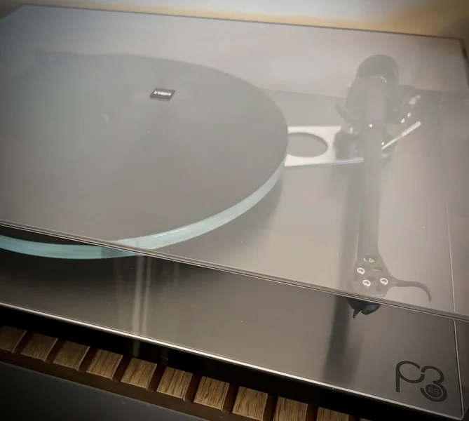 Rega Planar 3 Rs Edition med ND5 pickup - Bild 4 av 4
