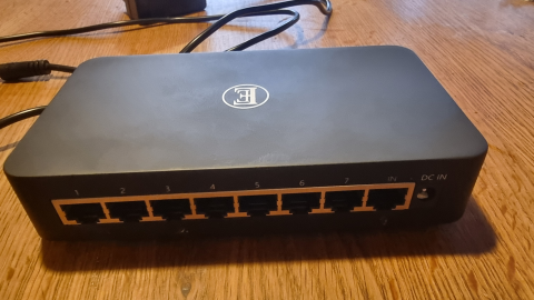 English Electric 8 portars nätverksswitch från chord 