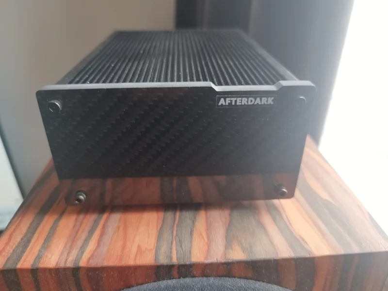 AfterDark. Black Modernize LPS x GIESEMANN OCXO 10M Edition 12vcd/2amp - Kuva 1 / 3