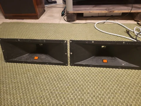 Horn (Jbl 2370?)