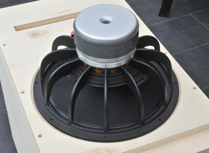15" subwoofer och slutsteg