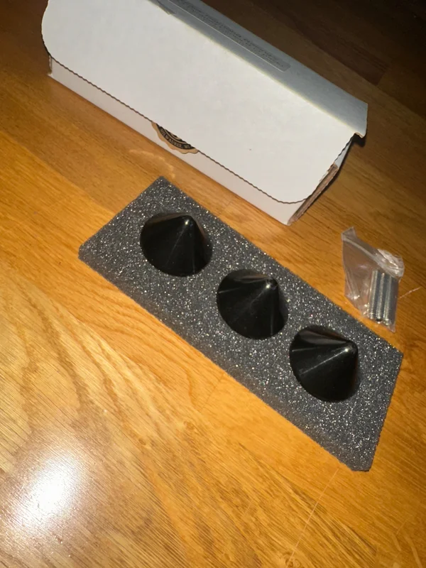 M&auml;ngder av blandade hifi tillbeh&ouml;r  - Bild 3 av 24