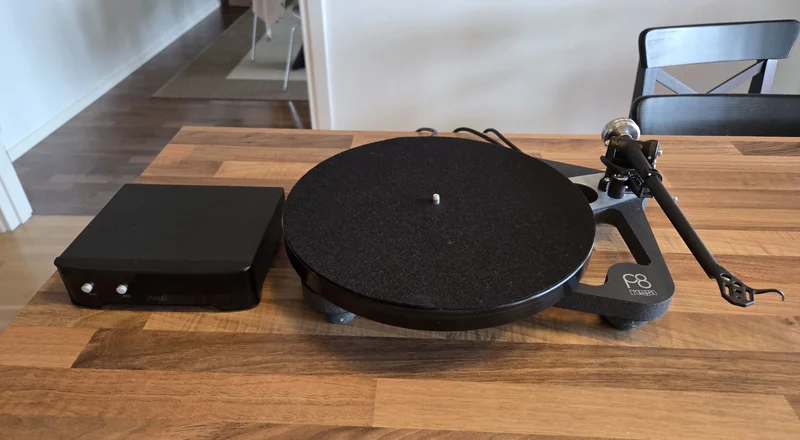 Rega P8 - Bild 1 av 5