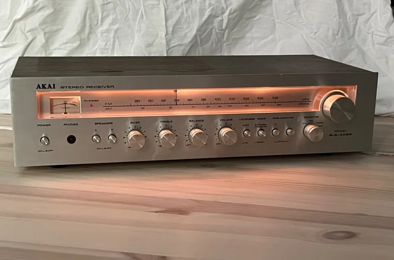AKAI AA-1125 receiver - Bild 1 av 12
