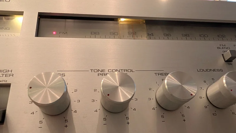 Yamaha CR-1020 Yamaha CR-1020 - Bild 3 av 14