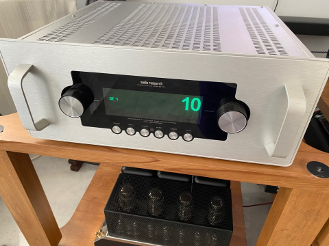 Almost New Audio Research REF6 Preamplifier 