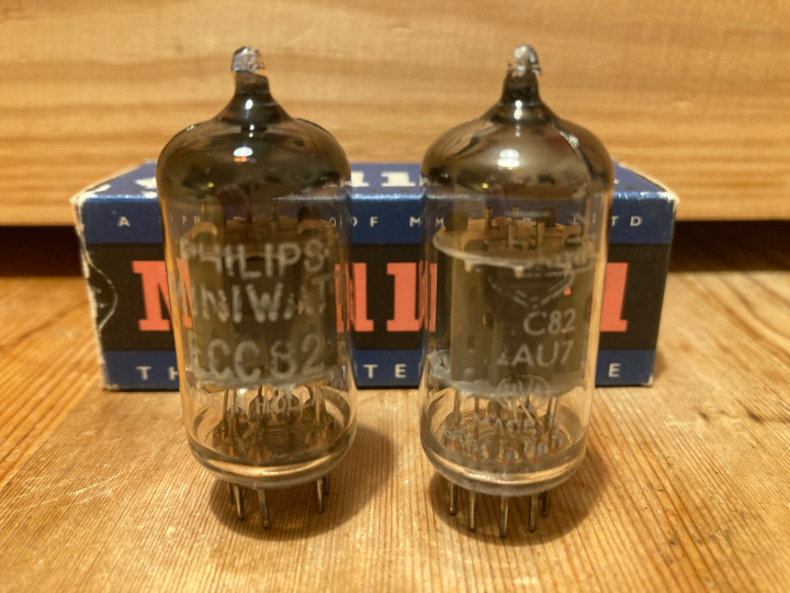 2 x Mullard ECC82 från 1961