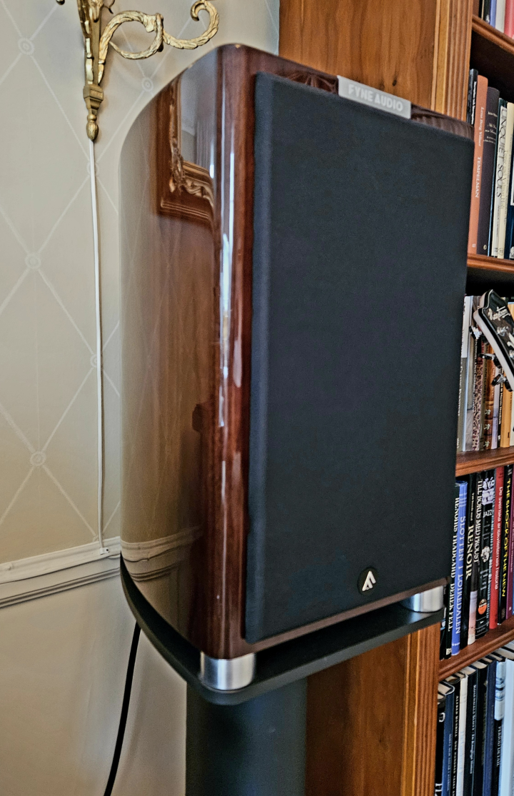 Fyne Audio F701