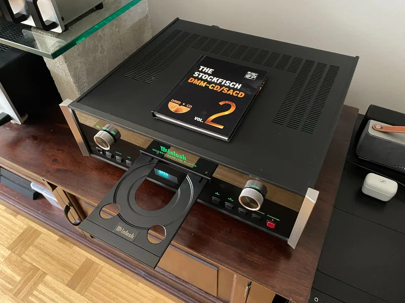 McIntosh MCD301 SACD/CD Spelare McIntosh MCD301 SACD/CD Spelare - Bild 2 av 4