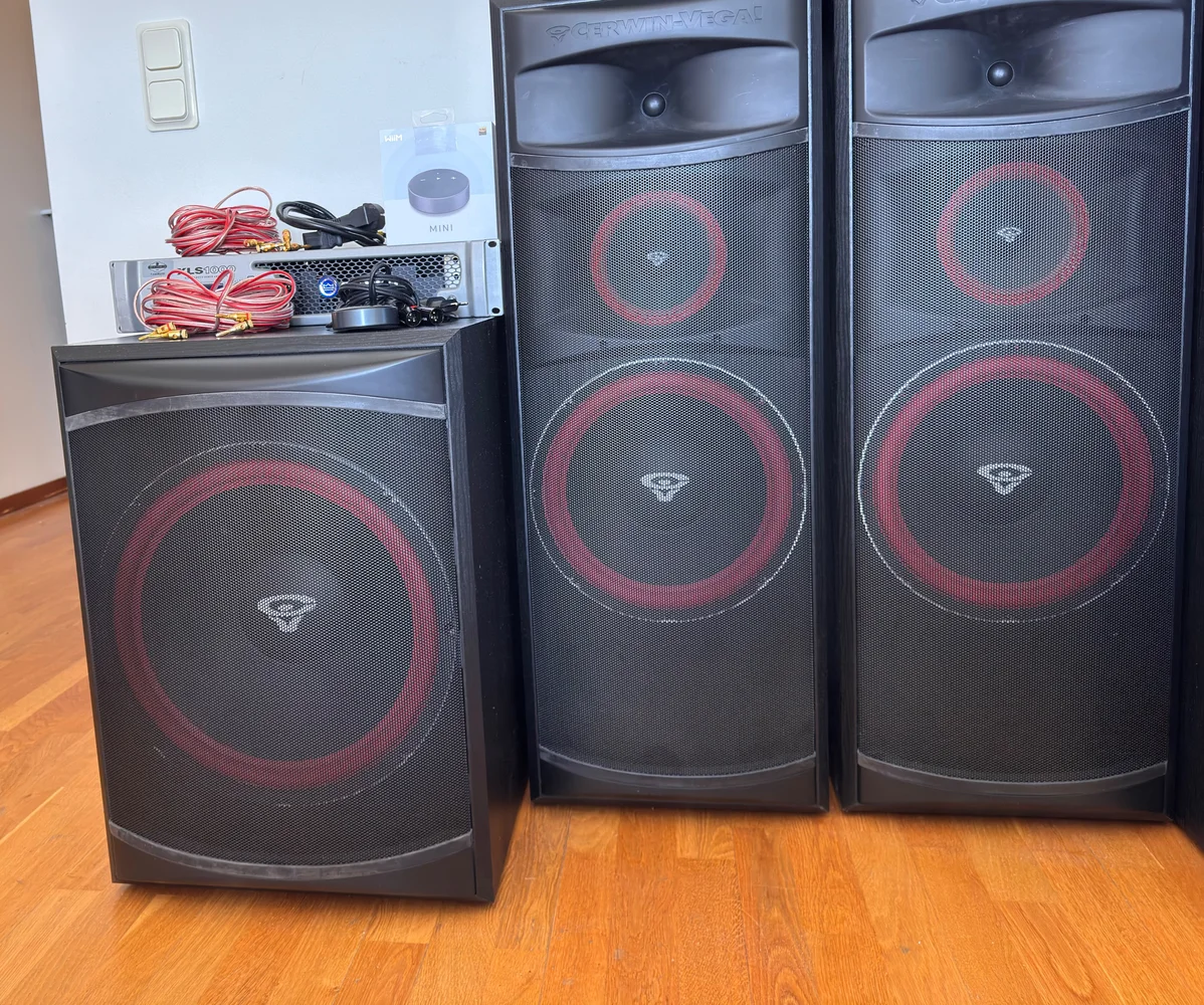 Komplett Cerwin Vega-rigg – PA-kraft + WiFi-streaming + brutalt tryck