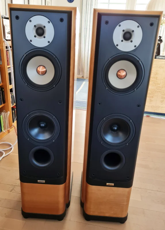 Jamo Concert 11 - Bild 2 av 3