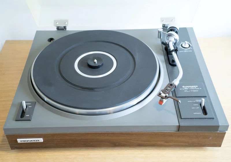 Pioneer PL-112D 2-Speed Belt-Drive Turntable (1976-1978) Pioneer PL-112D 2-Speed Belt-Drive Turntable (1976-1978) - Bild 3 av 6