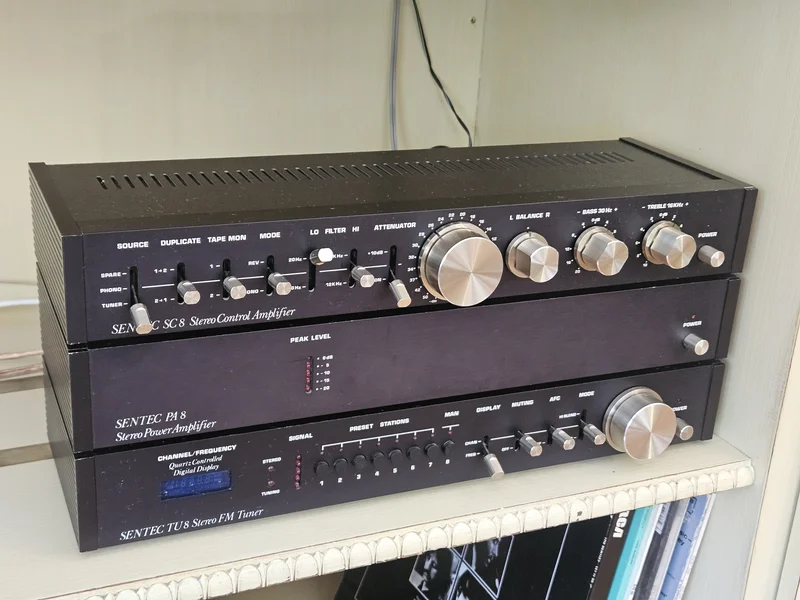 Sentec SC8 (försteg), PA8 (slutsteg) och TU8 (tuner) Sentec SC8 (försteg), PA8 (slutsteg) och TU8 (tuner) - Bild 1 av 2
