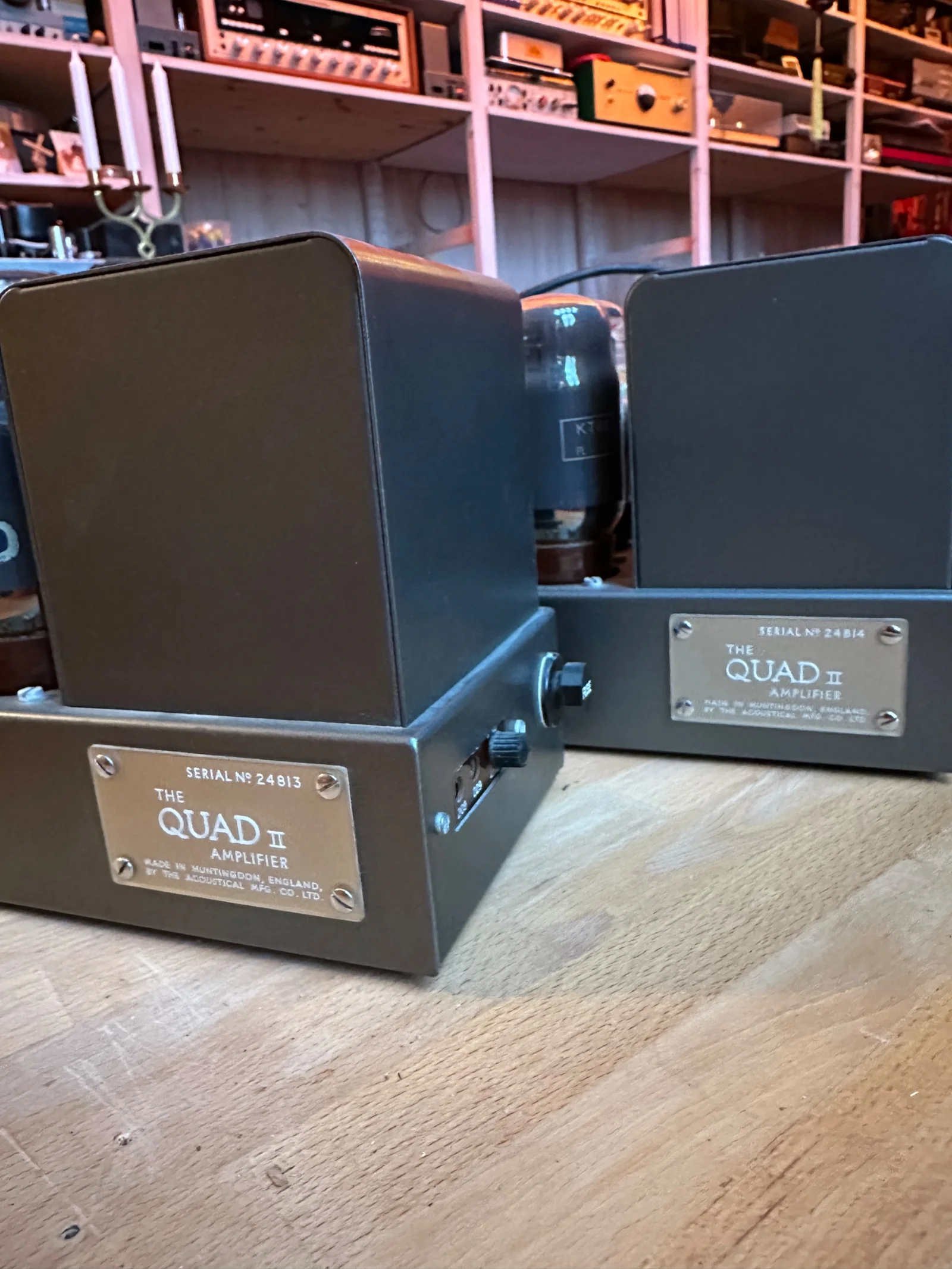 Quad II Nummer 24813 och 24814 Quad II Nummer 24813 och 24814 - Bild 1 av 4