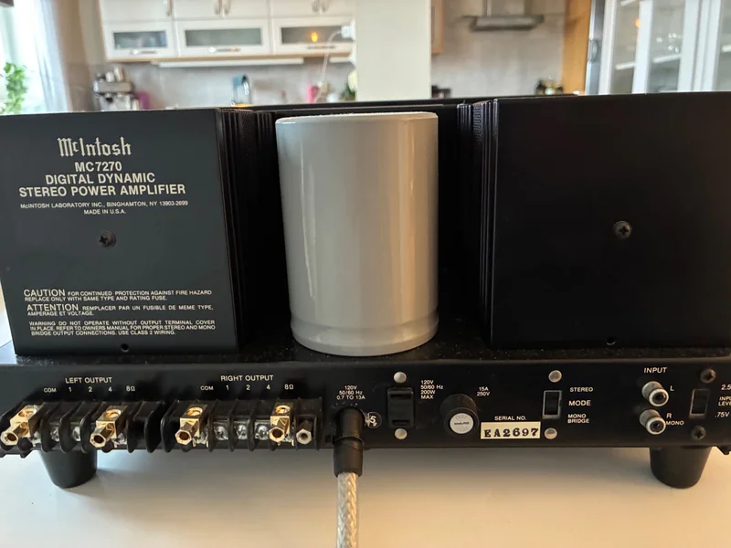 McIntosh MC7270 effektsteg, 230 V, mycket fint skick McIntosh MC7270 effektsteg, 230 V, mycket fint skick - Bild 4 av 8