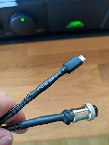 DC kabel GX16-4 > Micro USB