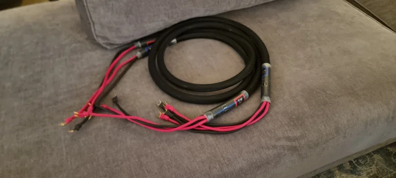 Purist Audio H&ouml;gtalarkablar. - Bild 1 av 6