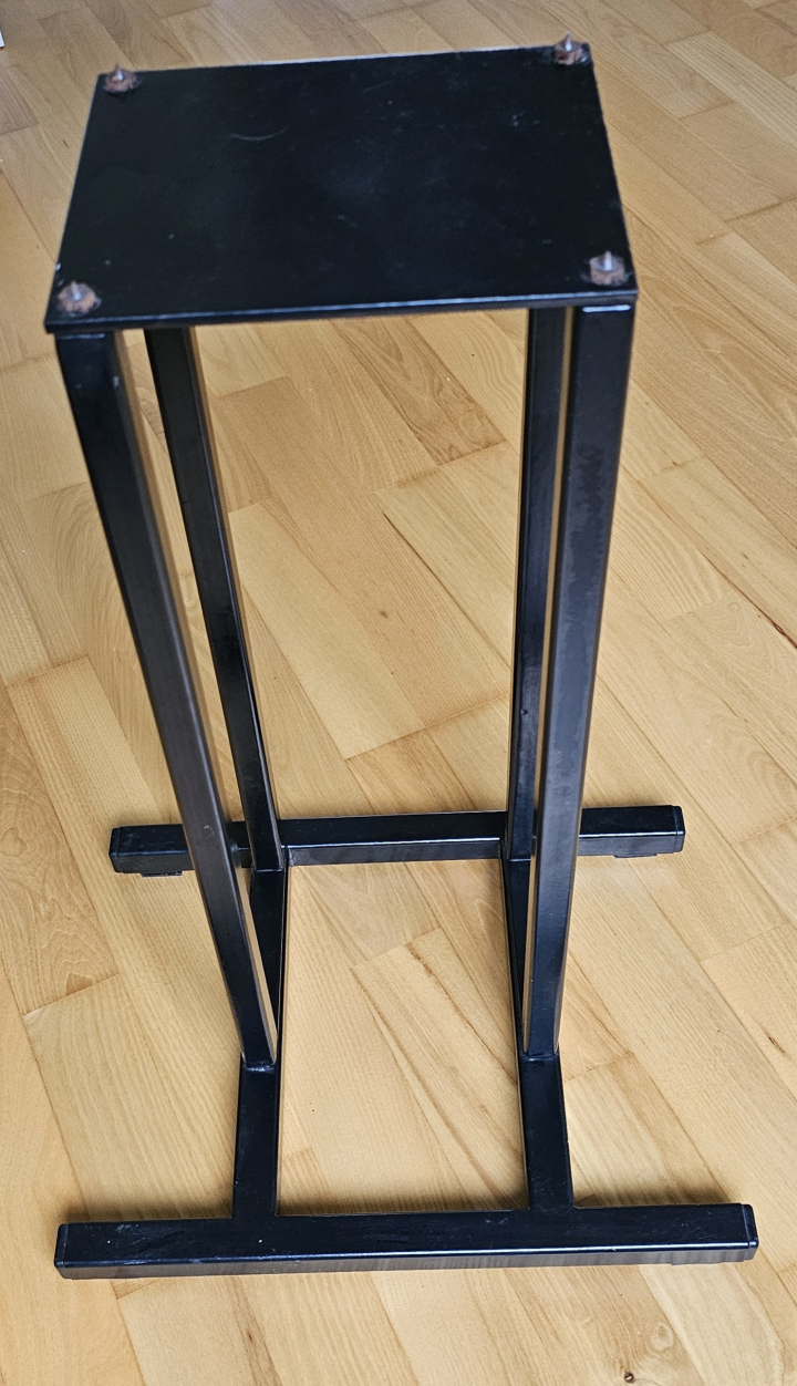 Linn kan högtalarstativ