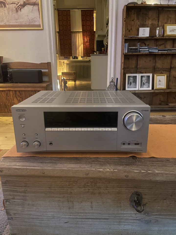 Onkyo TX-NR686 Atmos, inbyggd AirPlay 2 och chromecast