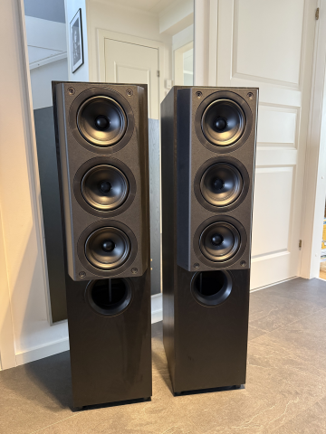 KEF Reference 105.3 + KUBE 200
