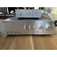 Yamaha A-S2000 och en Rega DAC inkl kablage