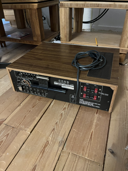 AKAI AA1030 - Bild 2 av 3