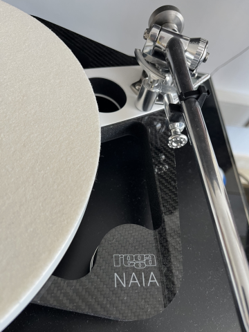 Rega NAIA - almost new