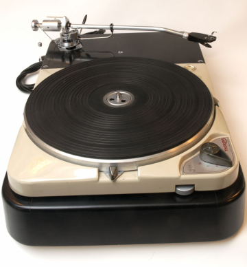 Fullrenoverad Thorens TD-124 mk1 och en tidig SME 3012 series II