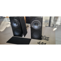 Kef R3 - Svart pianolack