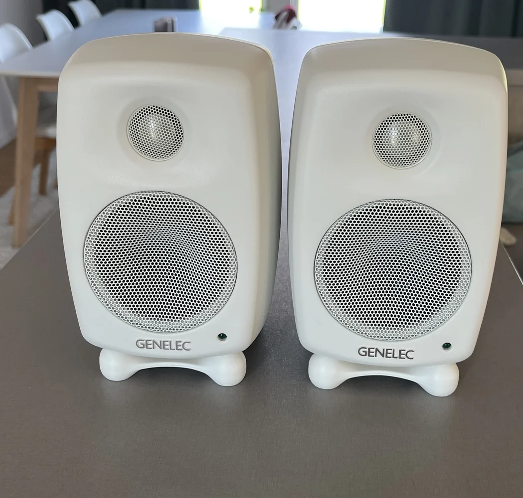 Genelec 6010B – vitt par i fint skick