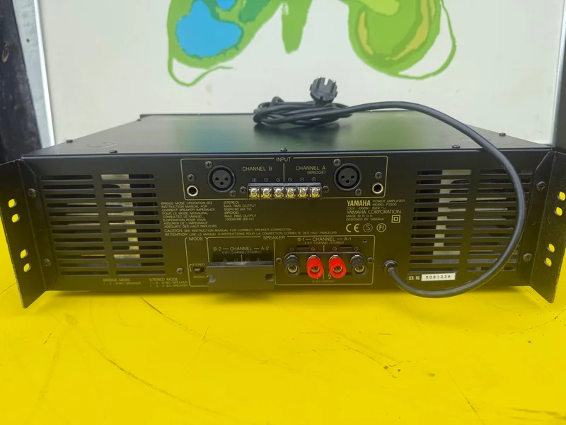 YAMAHA P3500  - Bild 3 av 3