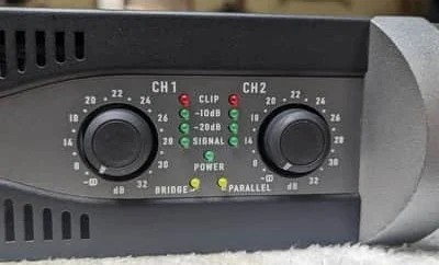 Slutsteg/F&ouml;rst&auml;rkare Qsc plx3402 - Bild 2 av 6