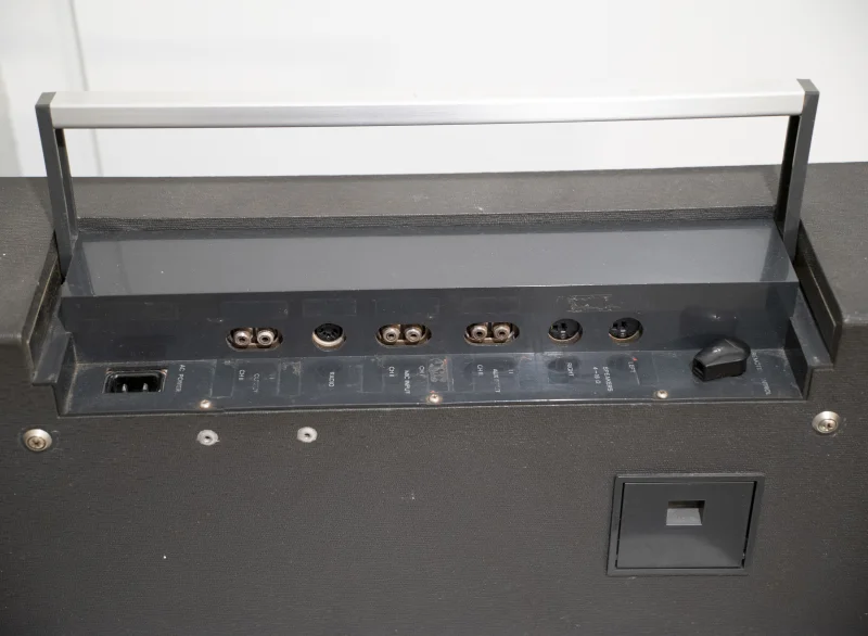 Revox A77 - 2-sp&aring;rs rullbandspelare i v&auml;ska med h&ouml;gtalare - Bild 7 av 7