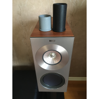 KEF R1 