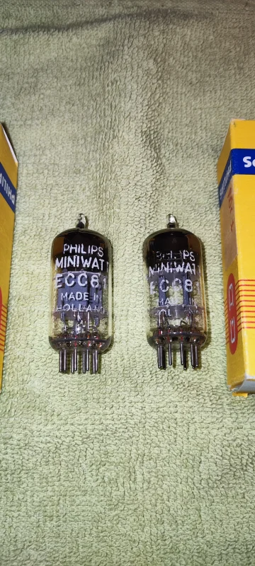 Machat par Philips Miniwatt ECC81 NOS 50 tale unikt tillf&auml;lle! - Bild 2 av 7